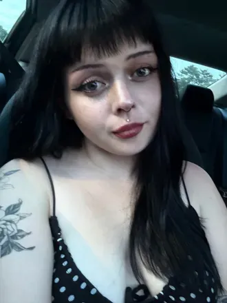 OnlyFans account  littlegravesgirl avatar 1