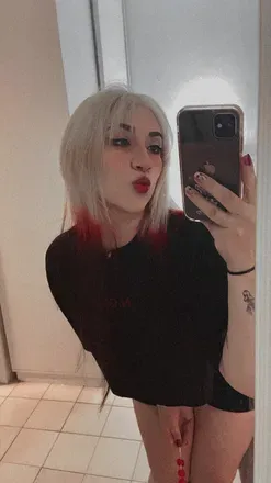 OnlyFans account  redbomm avatar 1