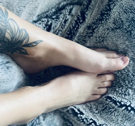 OnlyFans account  foodandfeetbaby header 2