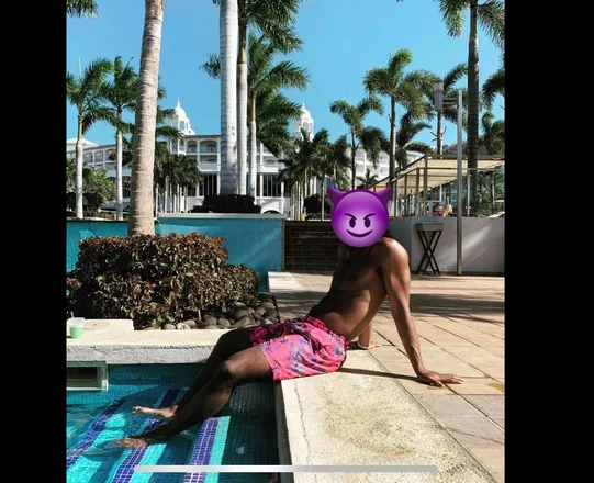 OnlyFans cuenta bayneal header 2