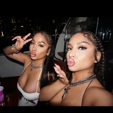 OnlyFans cuenta siangietwins header 2