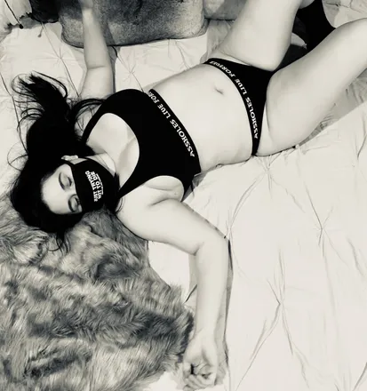 OnlyFans cuenta ella90 header 2