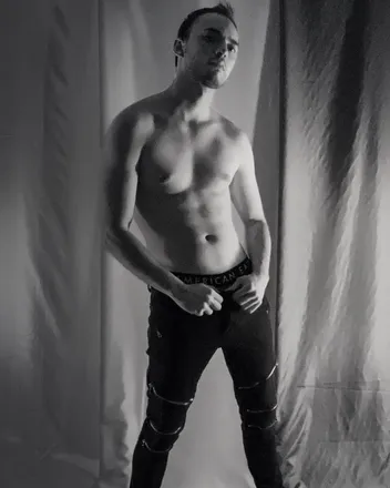 OnlyFans cuenta alexxxo95 header 2
