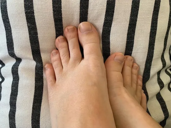 OnlyFans cuenta barefootkendra header 2