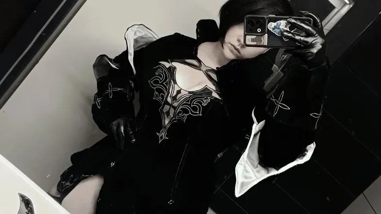 OnlyFans account  lacrimosa.cos header 2