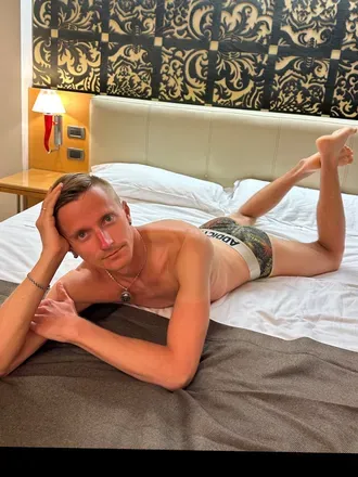 OnlyFans account  rainbow_igor header 2