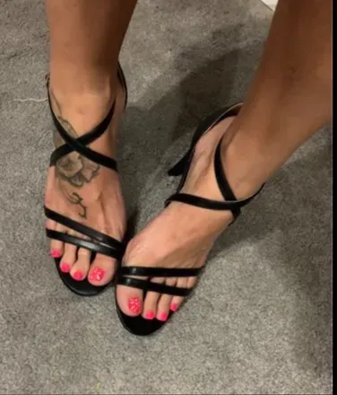 OnlyFans cuenta barefootbeauty211 avatar 1