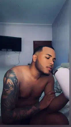 OnlyFans of italialatinoxl