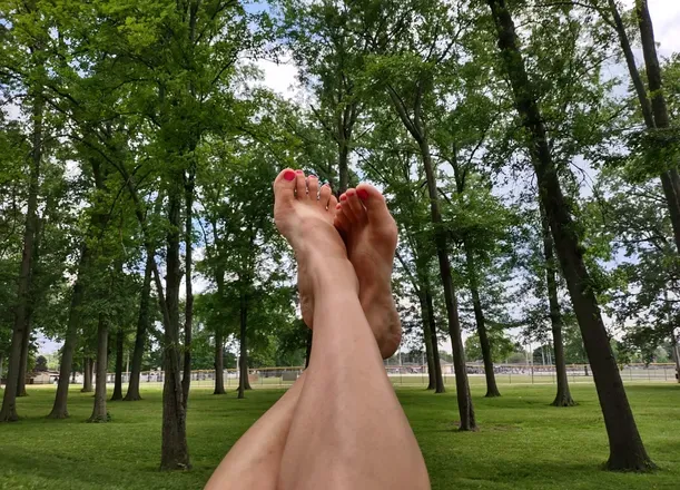 OnlyFans cuenta take_my_feet header 2