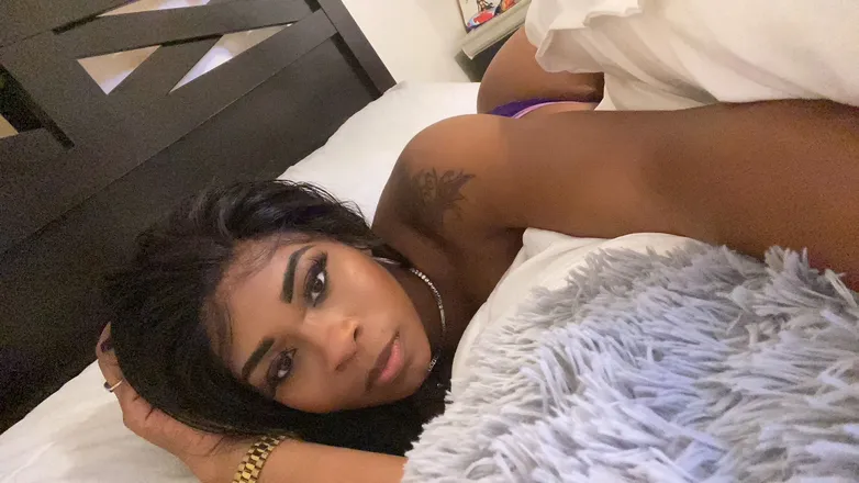 OnlyFans account  hanging_with_phoenix header 2