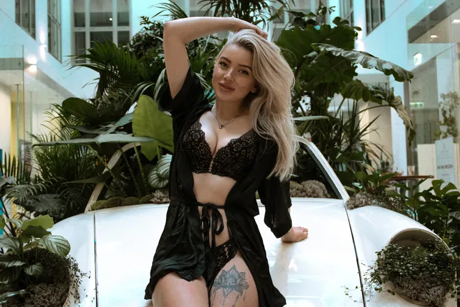 OnlyFans cuenta smallybelle header 2