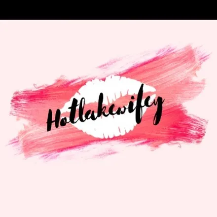 OnlyFans account  thehotlakewifey header 2