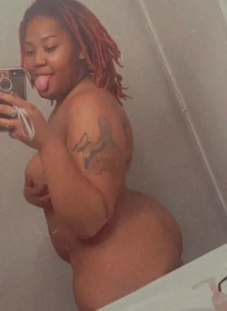 OnlyFans cuenta queenzonii header 2