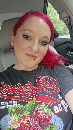 OnlyFans account  piercedvixen92 avatar 1