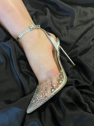 OnlyFans cuenta petitestilettobabe header 2