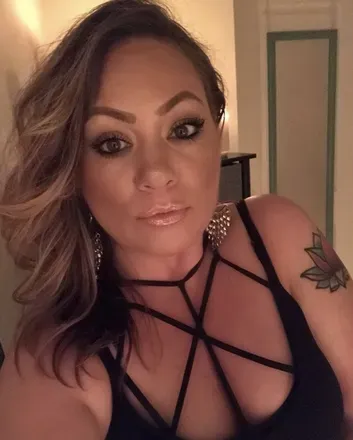 OnlyFans cuenta missqueenkittyxxx76 avatar 1