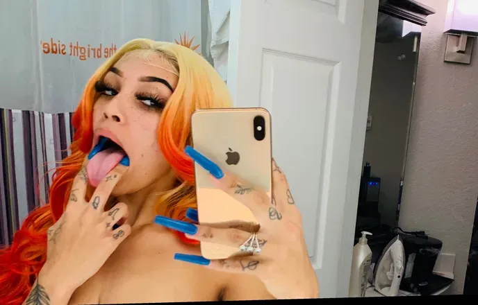 OnlyFans cuenta naughtyprada avatar 1