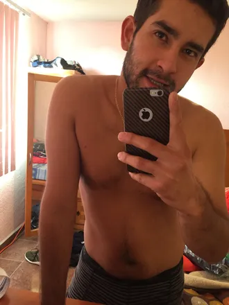 OnlyFans cuenta ikarel97 header 2