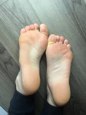 OnlyFans cuenta goldenfeetgoddess1 avatar 1