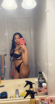OnlyFans cuenta yourfavashley header 2