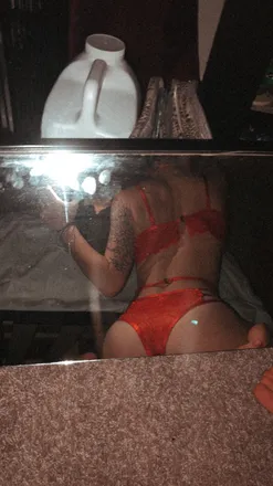 OnlyFans account  wheresyomama header 2