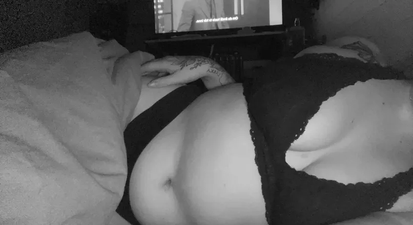 OnlyFans cuenta yourlovelyviola header 2