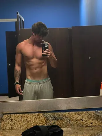 OnlyFans cuenta kristianramey header 2