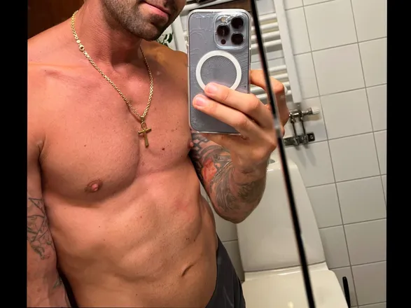 OnlyFans cuenta u89574759 header 2