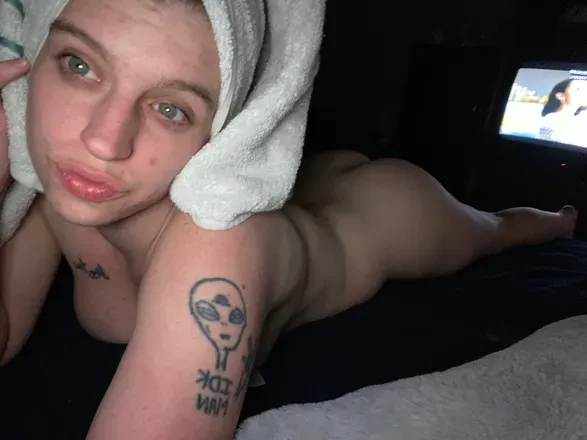 OnlyFans cuenta baddieklove header 2