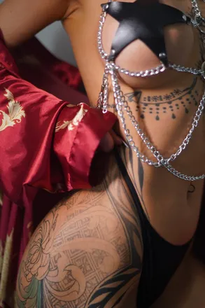 OnlyFans cuenta krawallina header 2