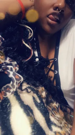 OnlyFans cuenta queenbae6989 header 2