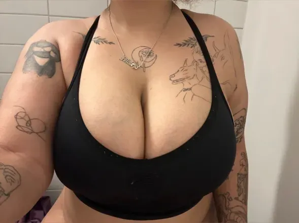 OnlyFans account  goldenskinbaby avatar 1