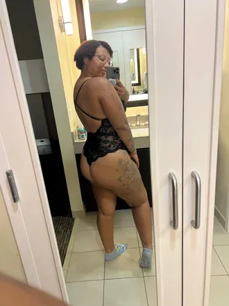 OnlyFans cuenta goldenwillow header 2