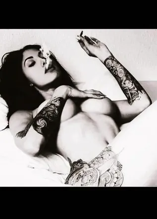 OnlyFans cuenta moneymenina header 2