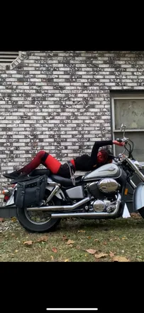 OnlyFans cuenta thescarletleather header 2