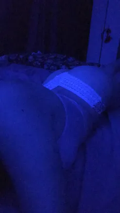 OnlyFans cuenta red-eyes-green-mind header 2