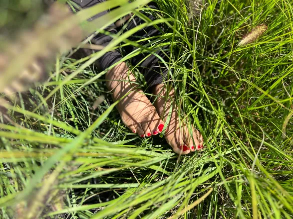 OnlyFans cuenta tannedtootsies69 header 2