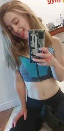 OnlyFans account  mini_isa avatar 1