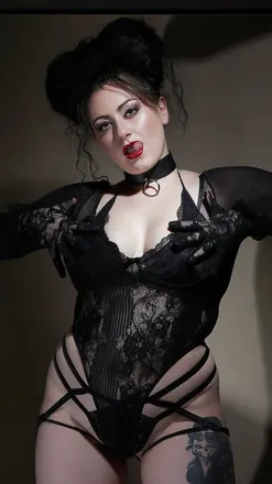 OnlyFans cuenta alyisyourgirl header 2