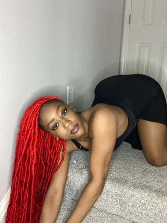 OnlyFans cuenta thefiestyphoenix header 2