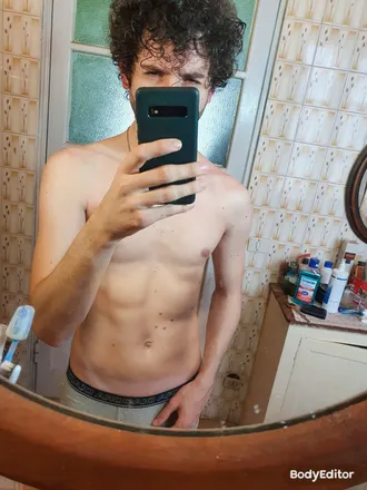 OnlyFans cuenta curlyman header 2