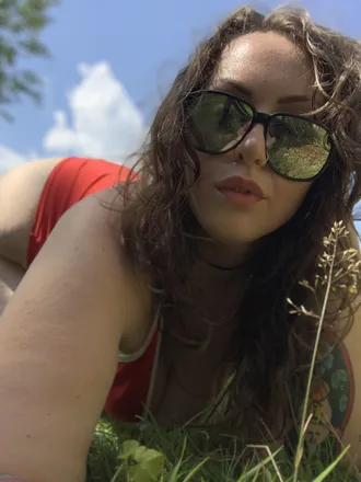 OnlyFans account  birdtownbombshell header 2