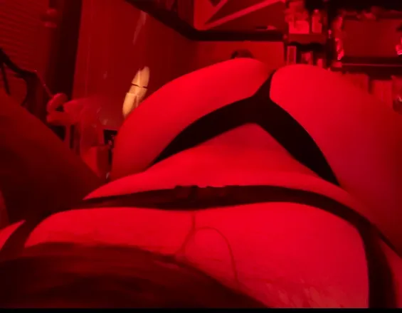 OnlyFans cuenta sarahbanana95 header 2