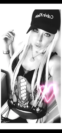 OnlyFans cuenta iyannakarenina header 2