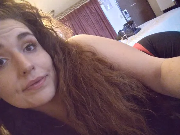 OnlyFans cuenta laurynraexoxo header 2