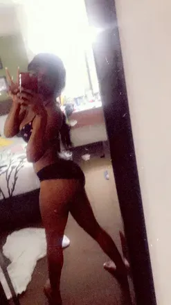 OnlyFans cuenta love-chichi header 2