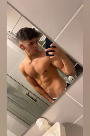 OnlyFans cuenta adr_twink header 2