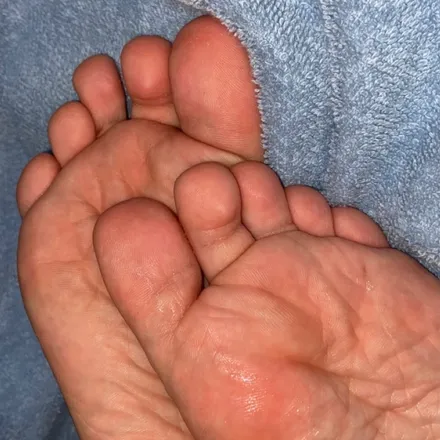 OnlyFans cuenta everydaysmallfeet header 2
