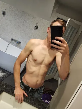 OnlyFans account  lunarprobe5 avatar 1