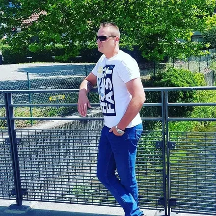 OnlyFans cuenta robi_25 avatar 1